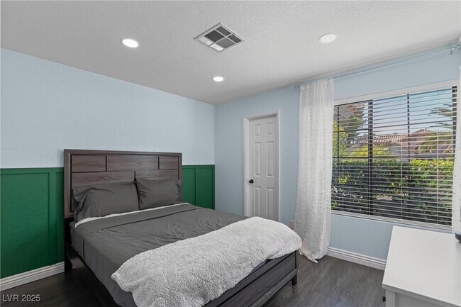 Building Photo - 2932 Whalers Cove Cir