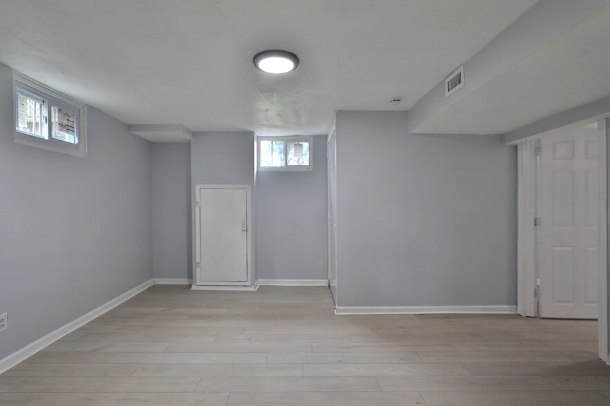 Building Photo - 4474 Starrett Rd