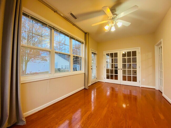 Building Photo - Luxury 3 Bedroom  Townhome in South Durham...
