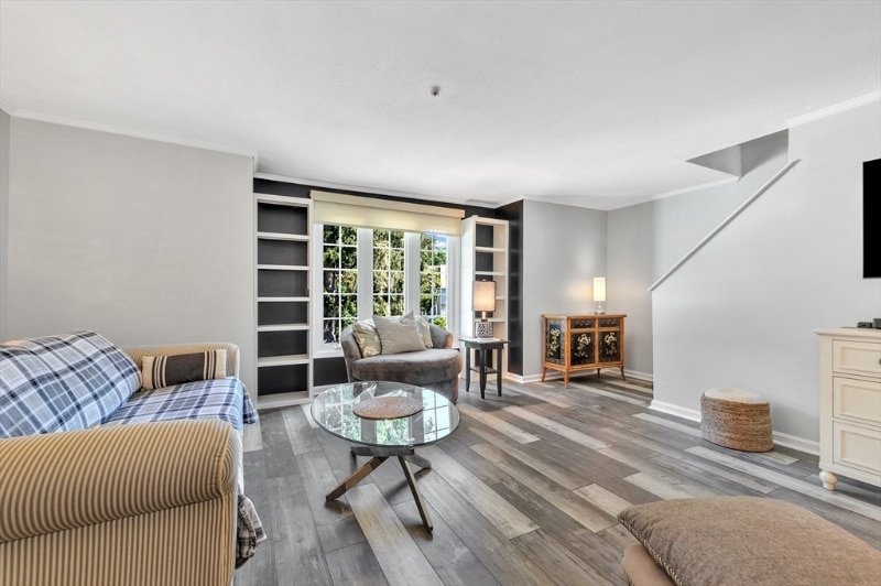 Building Photo - 395 Donohue Rd