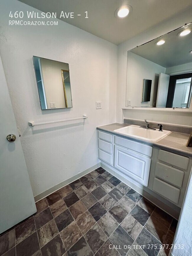 Building Photo - 460 Wilson Ave