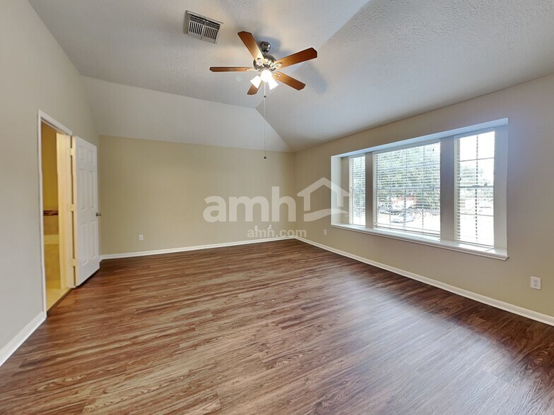 Building Photo - 3631 Windmoor Dr