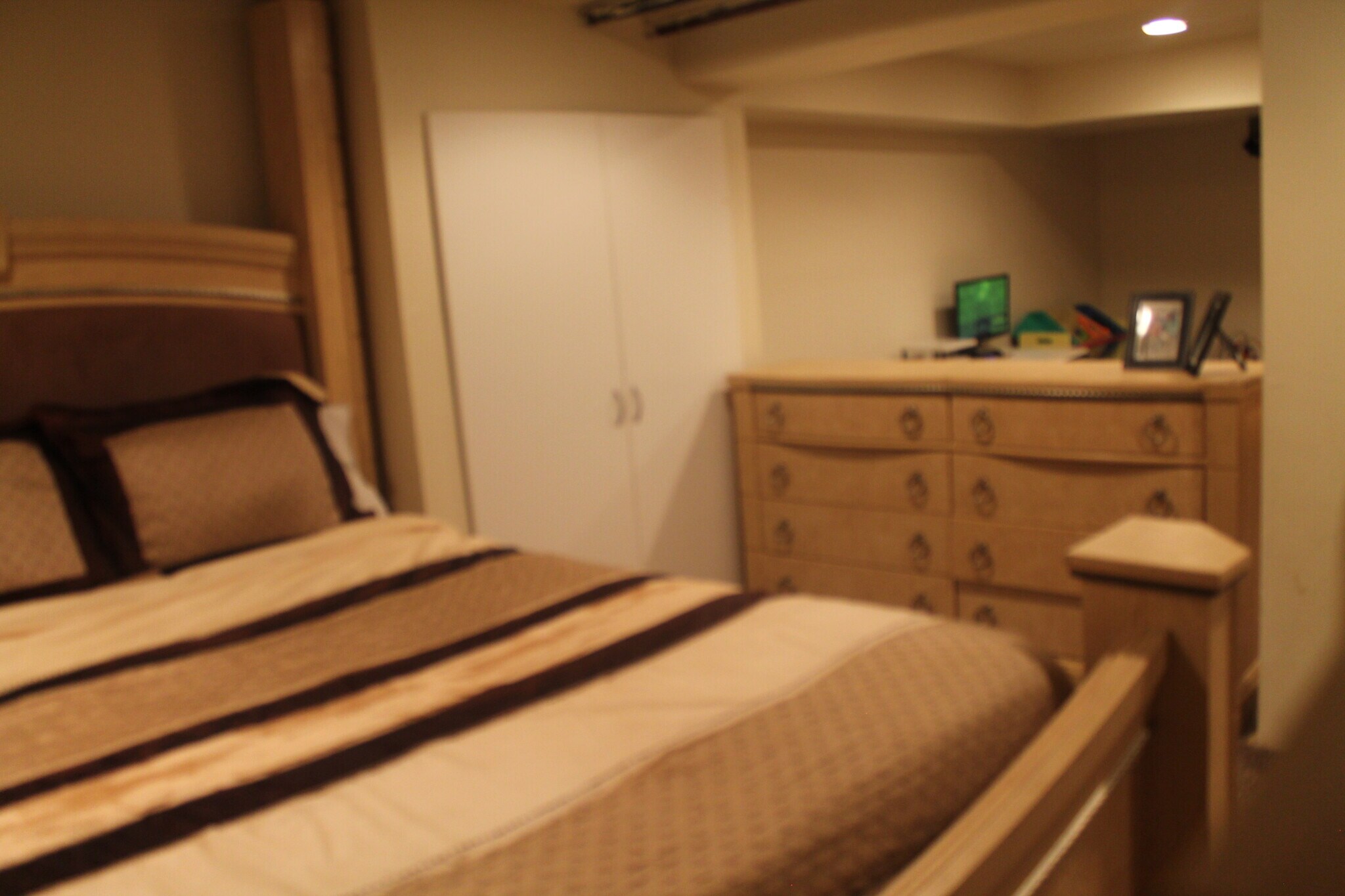 Building Photo - 2216 Georges Ln