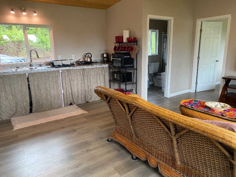 Building Photo - 11-1812-1812 Ahiukau St