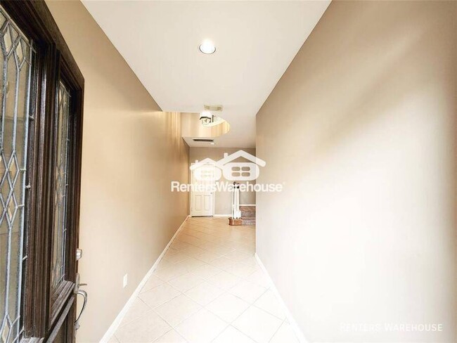 Building Photo - Prime Location! This stunning three-story ...