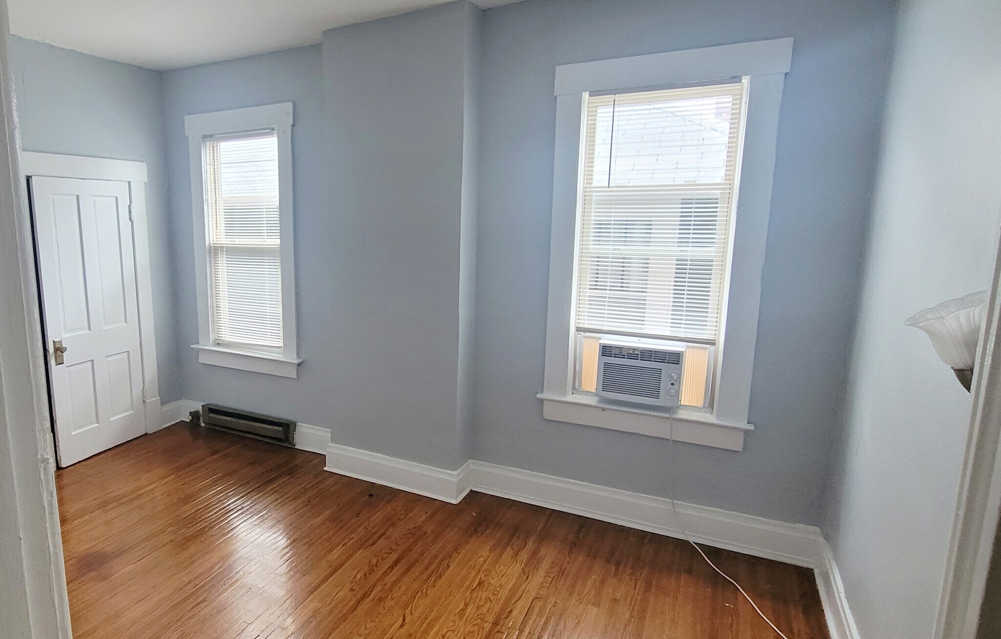 Building Photo - 116 E Hudson St