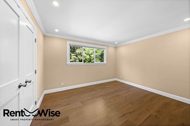 Building Photo - 74 Farview Ct