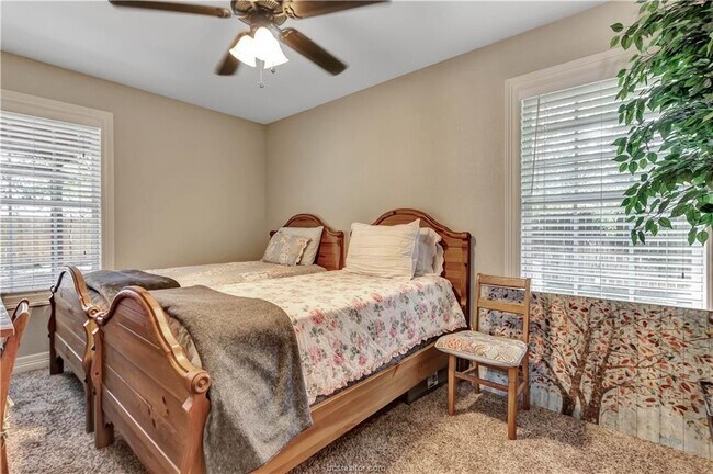 Building Photo - 1001 Welsh Ave