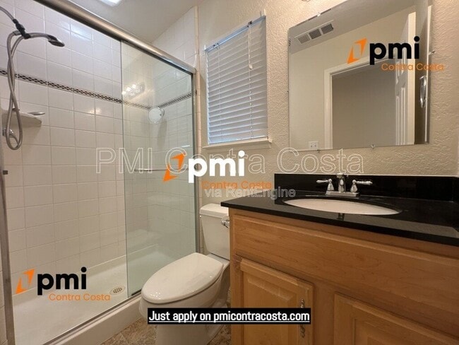 Building Photo - 194 Cynthia Dr