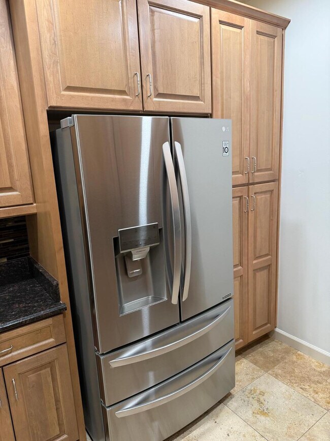 Building Photo - 7291 N Scottsdale Rd