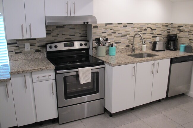 Building Photo - 50 NW 42nd St