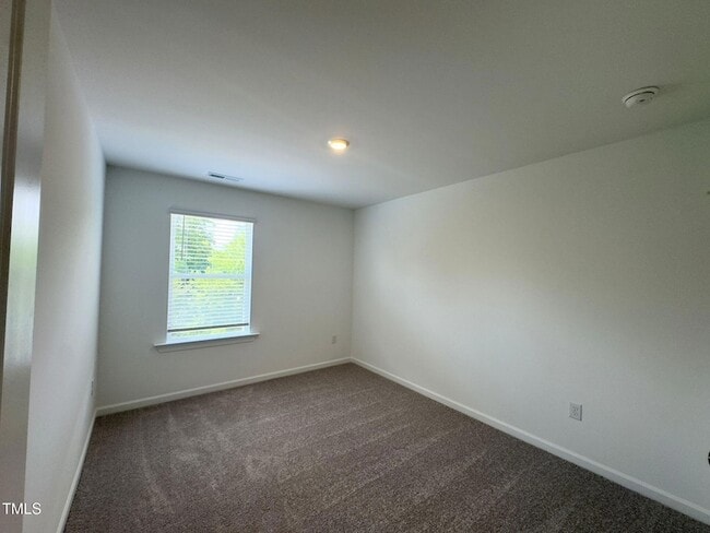 Building Photo - 414 Rowe Wy