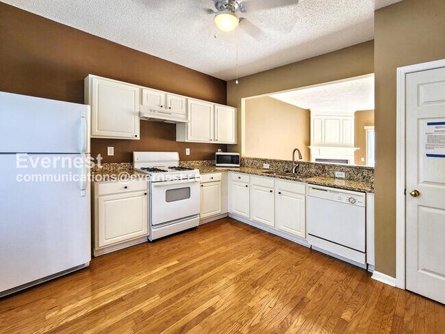 Building Photo - 2521 Heyoak Ct