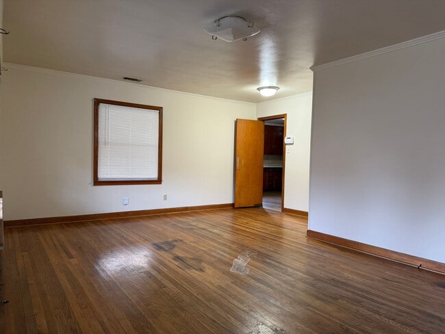 Building Photo - 1914 S Van Buren St