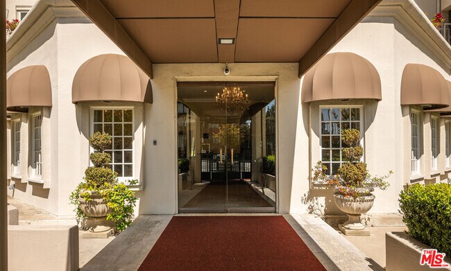 Building Photo - 1424 N Crescent Heights Blvd