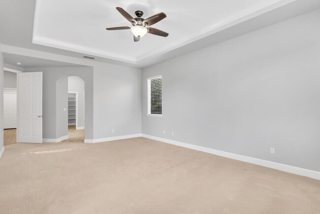 Building Photo - Gorgeous Single Story Home with a Sparklin...