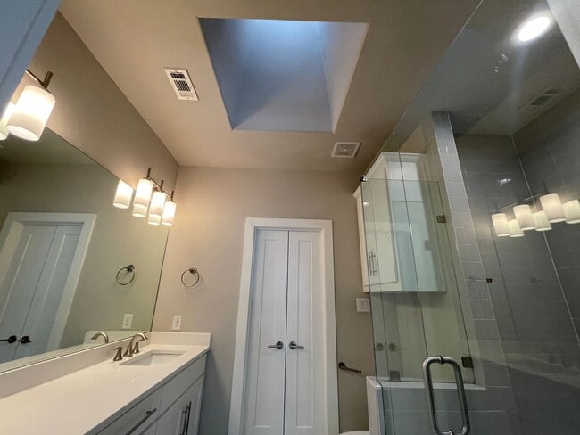 Building Photo - Modern living in trending East Dallas at METRO AT LIVE OAK!