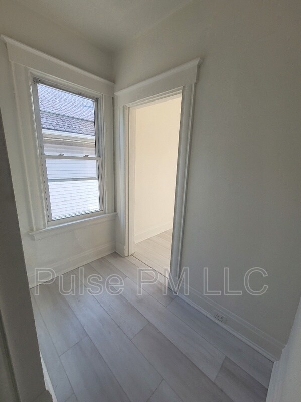 Building Photo - 3715 Park Ave