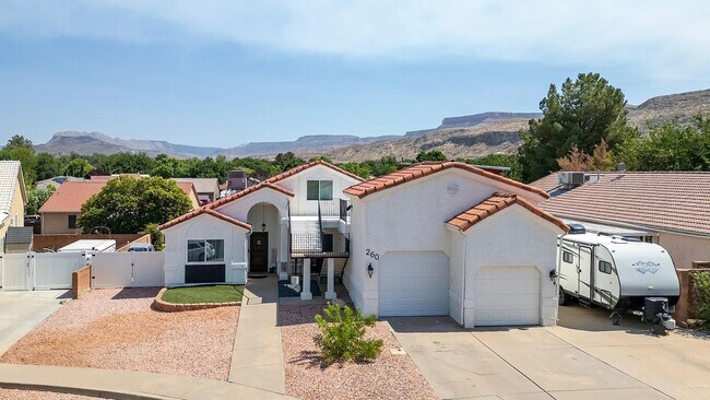 Building Photo - Spacious 6 Bedroom Home in La Verkin!