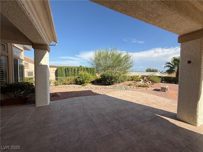 Building Photo - 10513 Longwood Dr