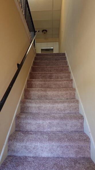 Building Photo - 18 S Forklanding Rd