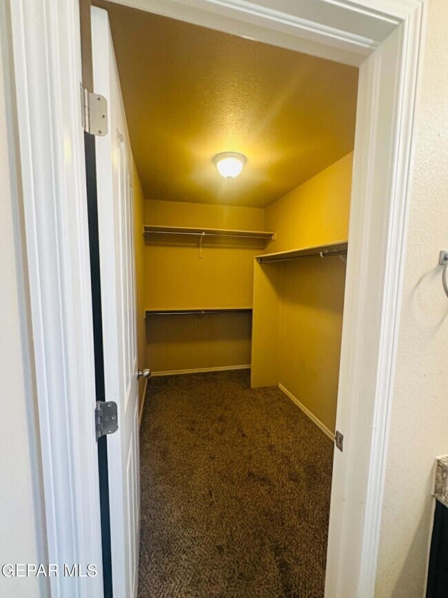 Building Photo - 720 Villa Romero Dr