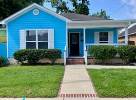 Building Photo - 1223 E Waldburg St