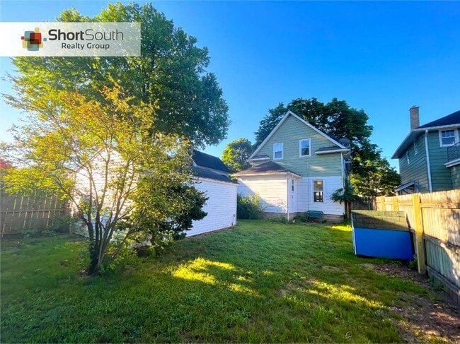 Building Photo - 3 bed 1.5 bath Single Family Home