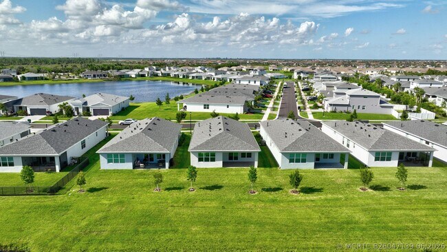Building Photo - 12712 SW Eleanor Dr