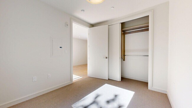 Building Photo - 606 Capp St