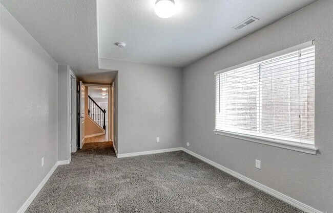 Building Photo - 495 Pasada Way