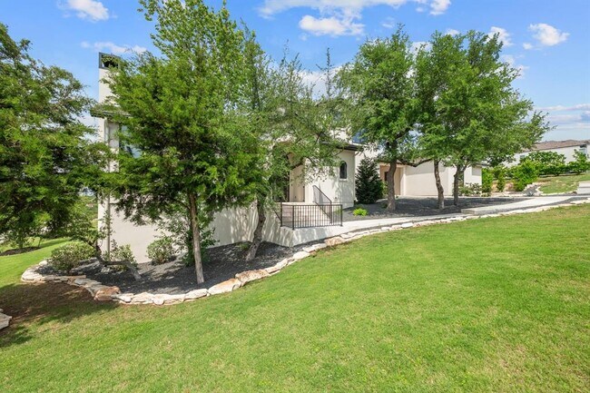 Building Photo - 703 Serene Estates Dr