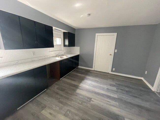 Building Photo - SECTION 8 and EDEN Accepted!! Spacious New...