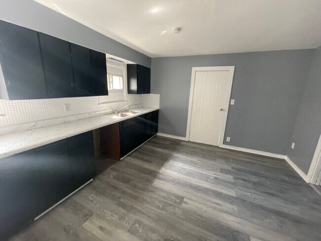 Building Photo - SECTION 8 and EDEN Accepted!! Spacious Newly Renovated 3 Br Home!