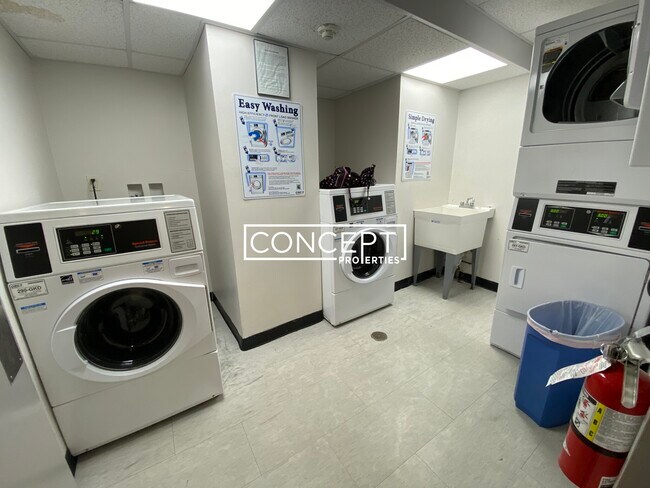 Building Photo - 51 Queensberry St