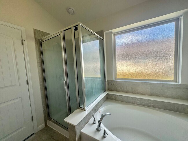 Building Photo - 3 Bed 2 Bath in Kyle Tx