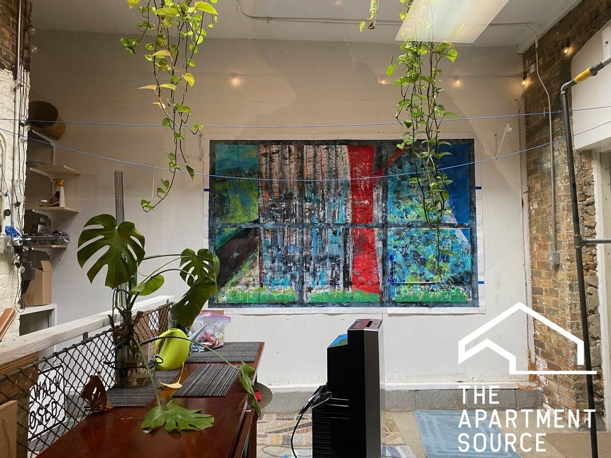 Building Photo - 3605 N Damen Ave