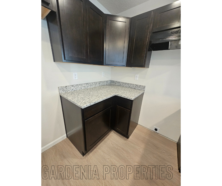 Building Photo - 1115 E 5th St