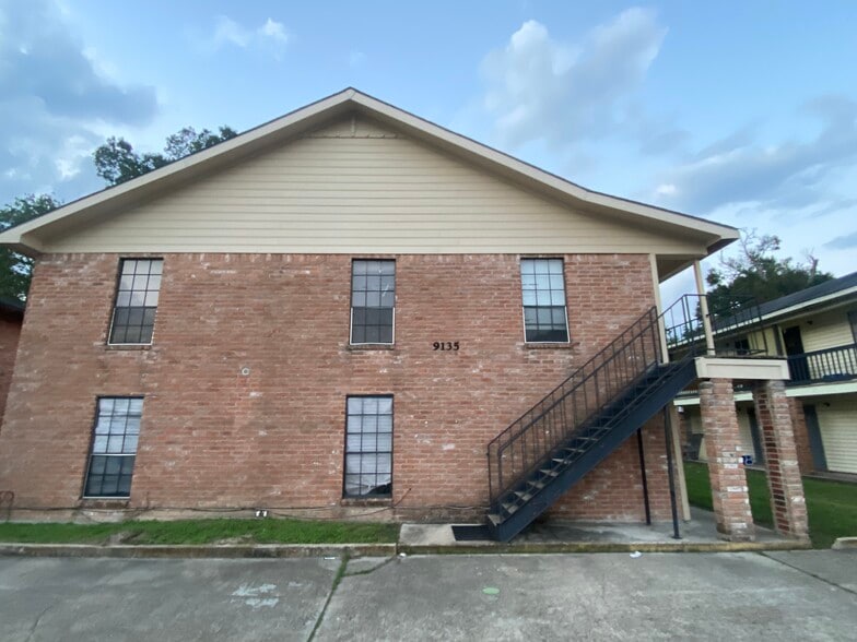 Building Photo - 9135 Great Smokey Ave