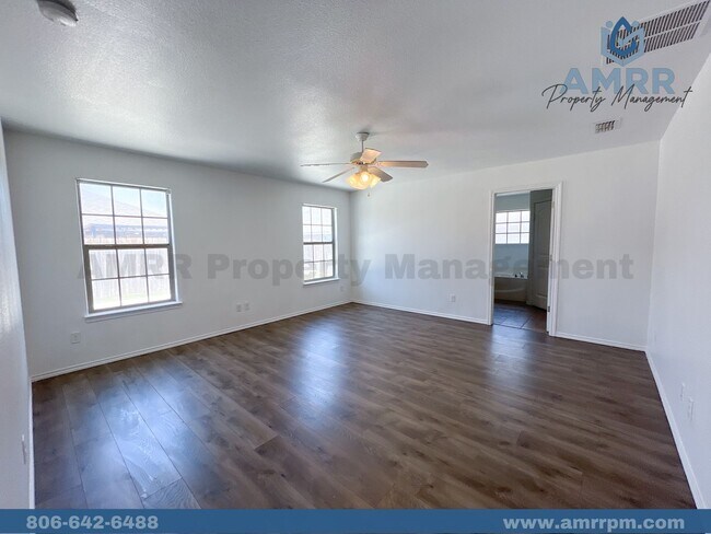Building Photo - Charming 3 bed 2 bath home