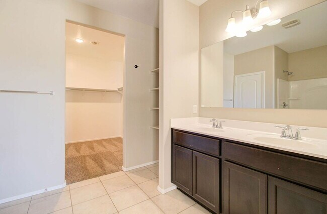 Building Photo - 42098 W Balsa Dr