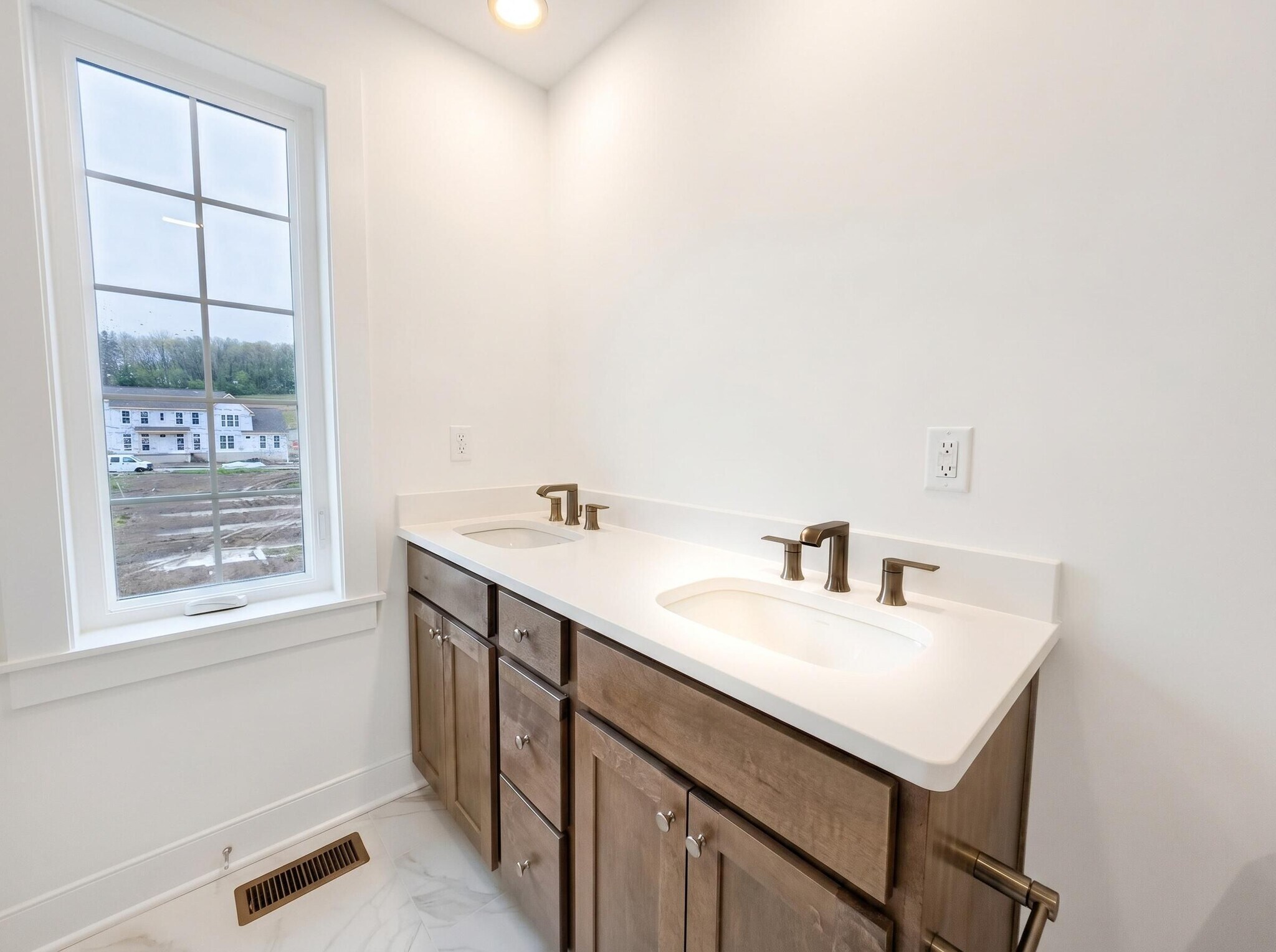 Building Photo - 317 Palisade Way