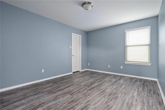 Building Photo - 9104 Edmundsbury Dr