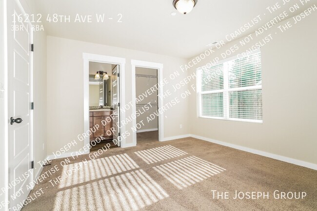 Building Photo - 16212 48th Ave W