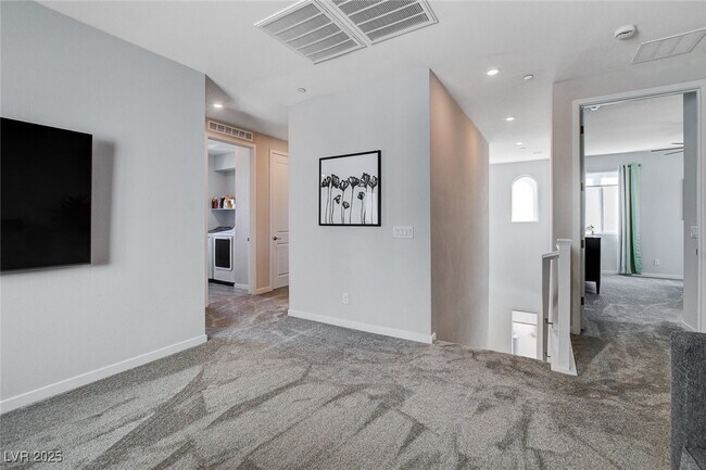 Building Photo - 871 Benning St