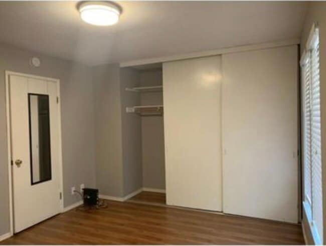 Building Photo - 256 Camelback Rd