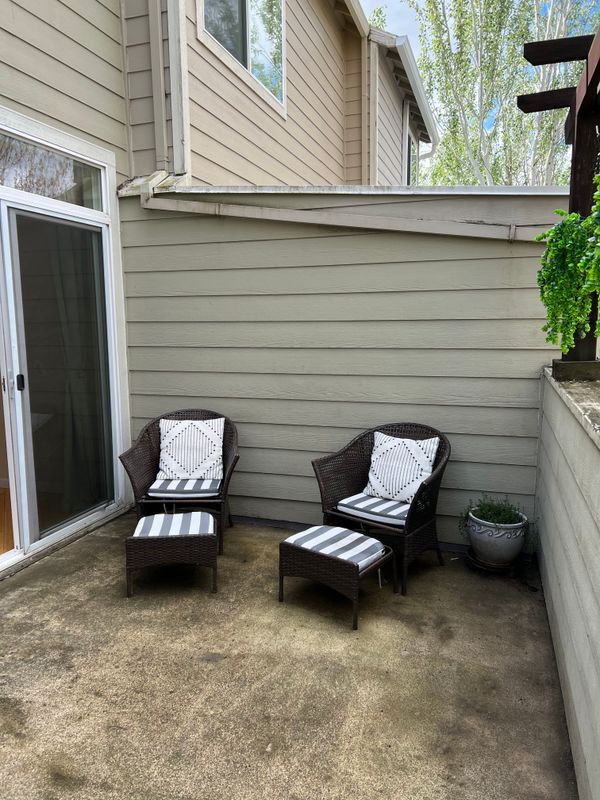 Building Photo - 9041 SW Rystadt Ln