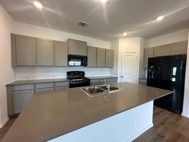 Building Photo - 1544 Marley