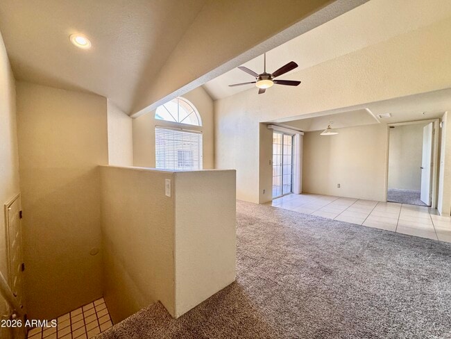 Building Photo - 1333 E Morten Ave