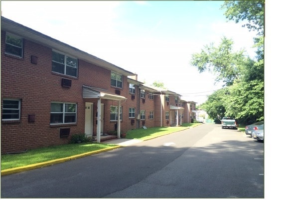 Primary Photo - 200 S Feltus St